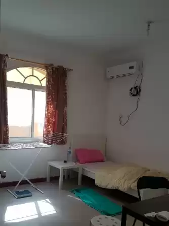 Wohn Klaar eigendom 1 Schlafzimmer U/F Wohnung  zu vermieten in Al Sadd , Doha #7141 - 1  image 